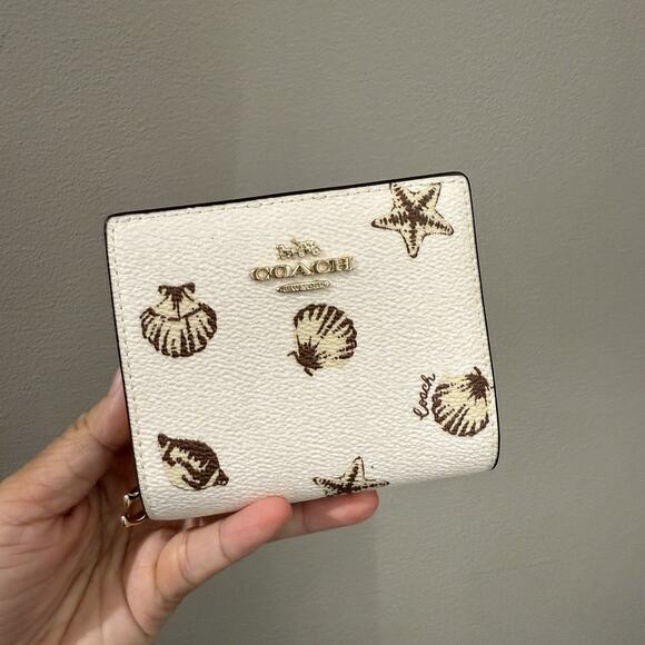 Coach CBO73 Snap Wallet Shell Print - Picture 1 of 10